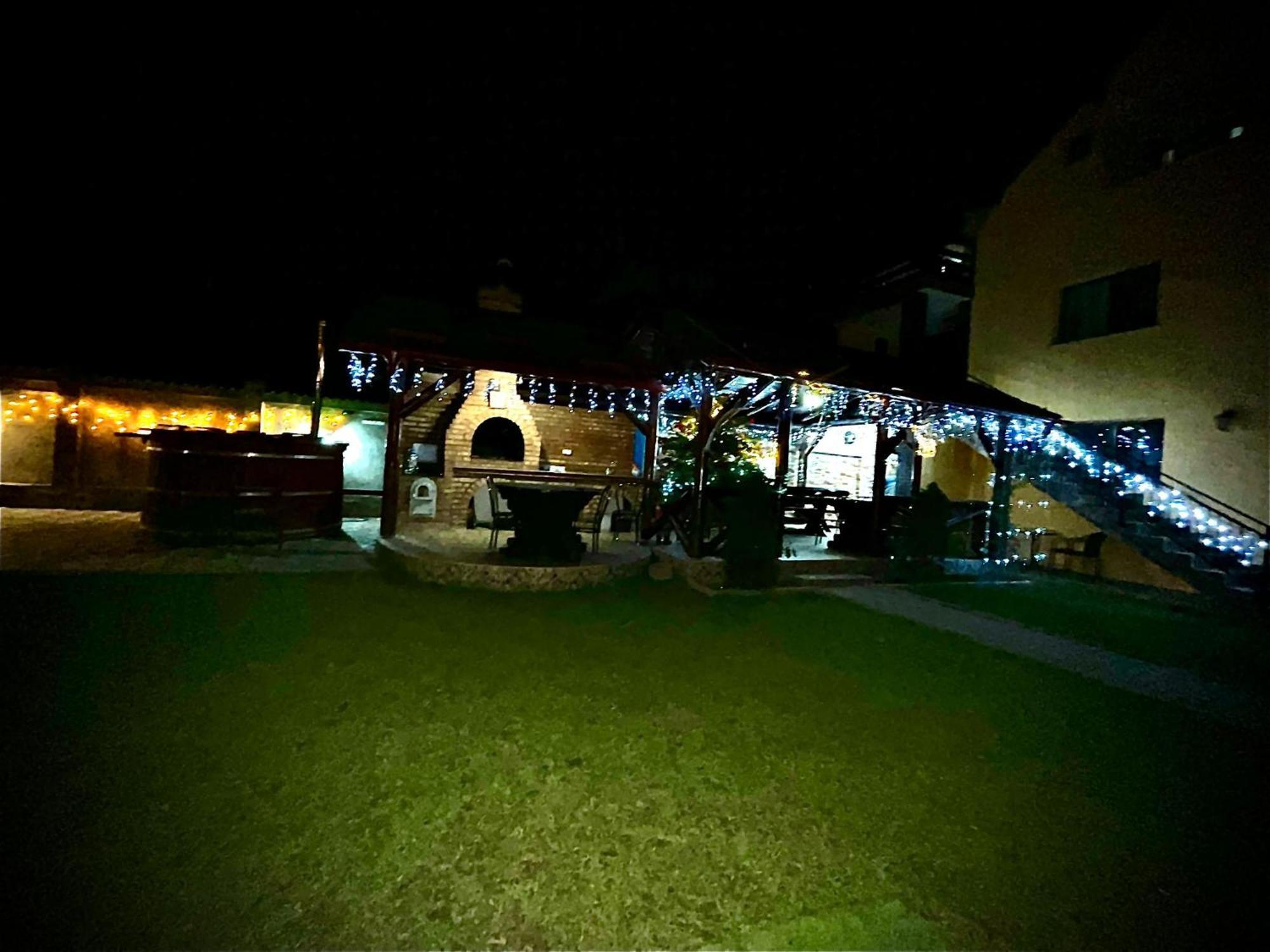 La Mateo Calimanesti Exterior foto