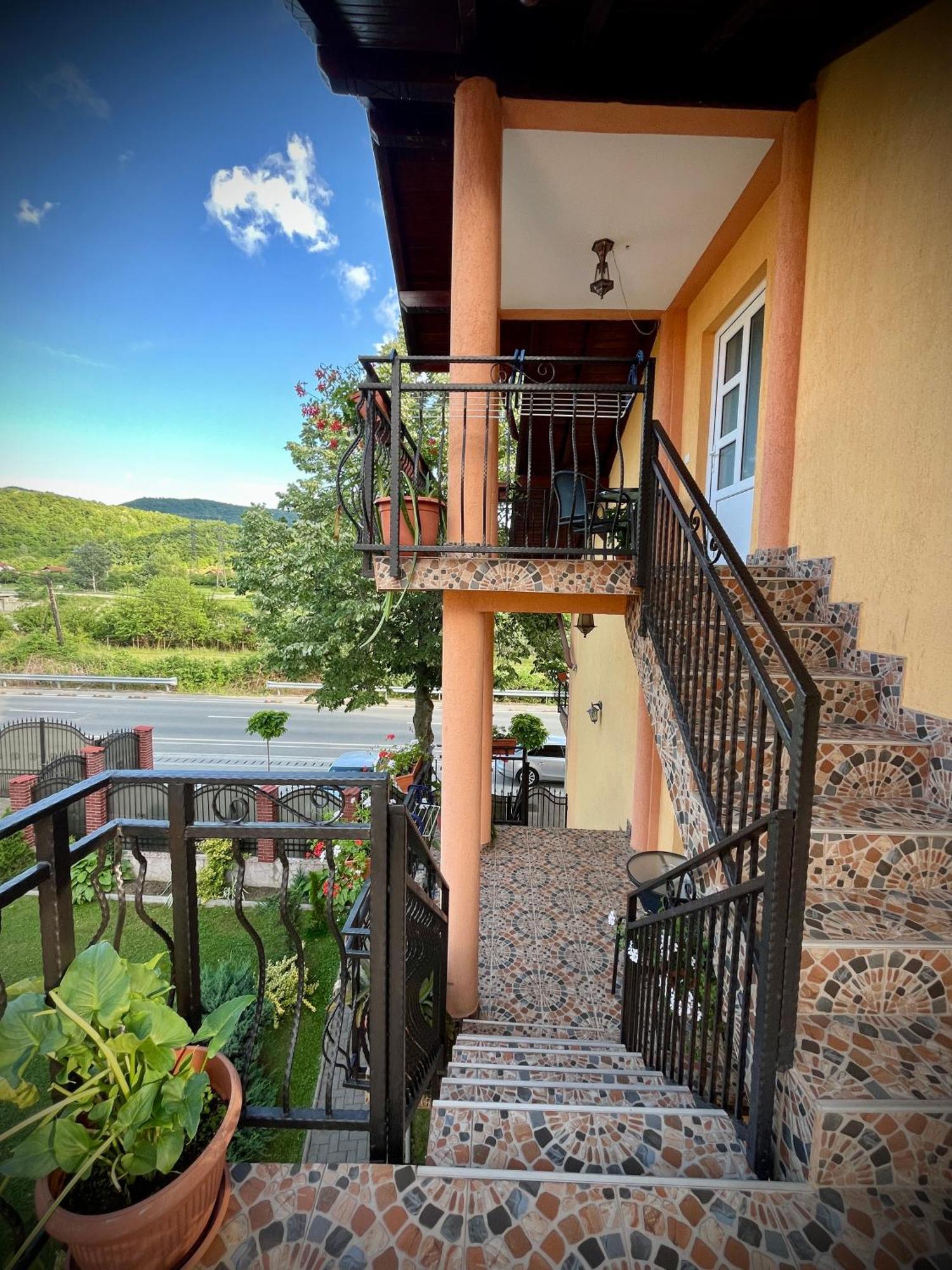 La Mateo Calimanesti Exterior foto