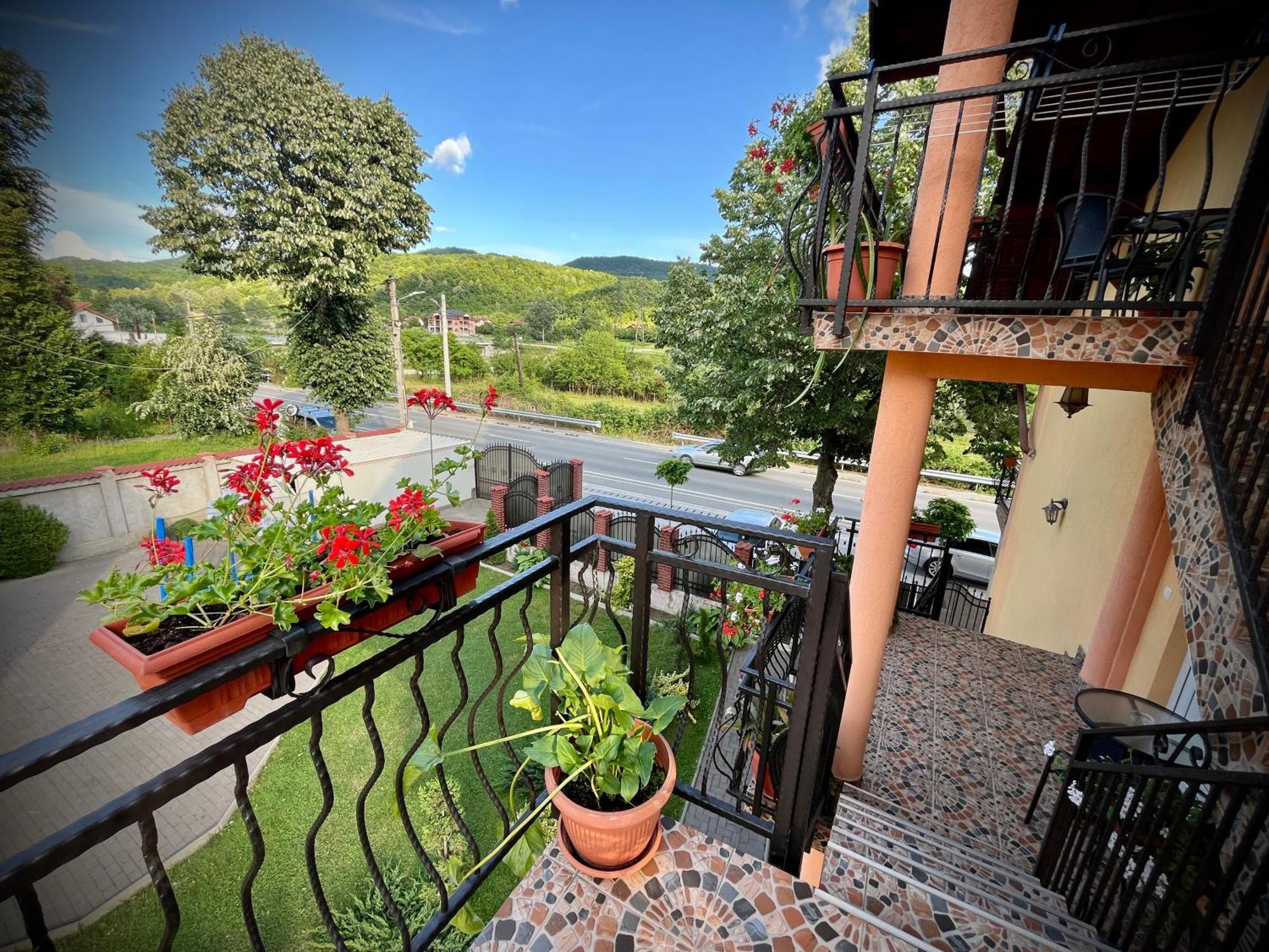 La Mateo Calimanesti Exterior foto
