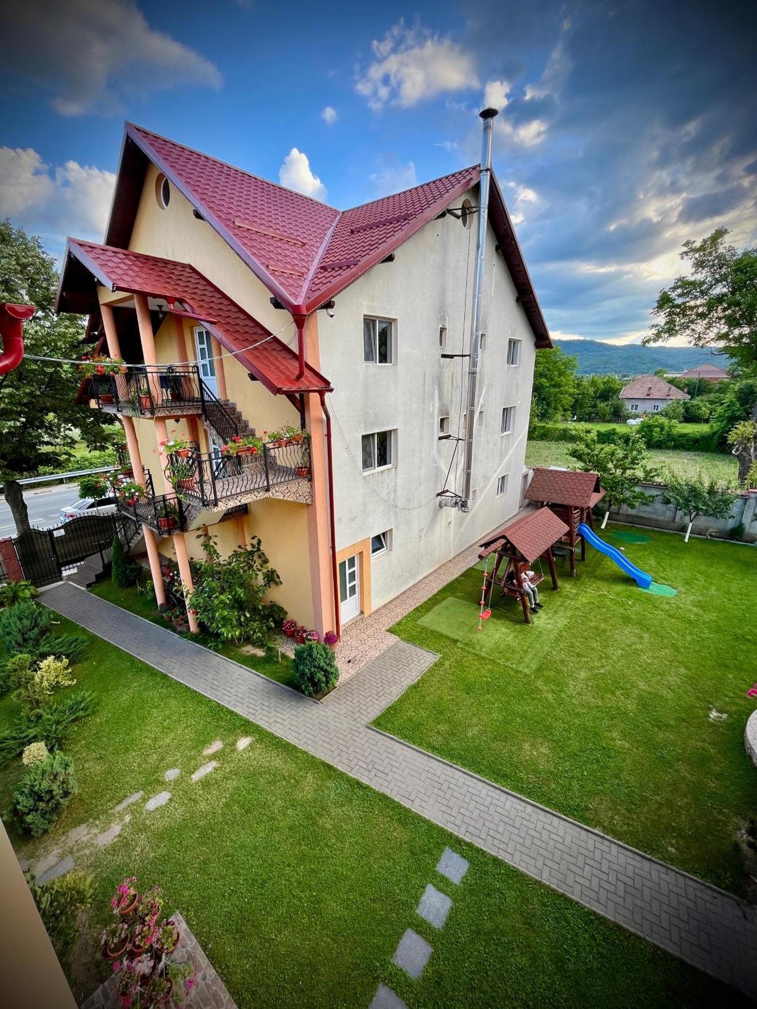 La Mateo Calimanesti Exterior foto