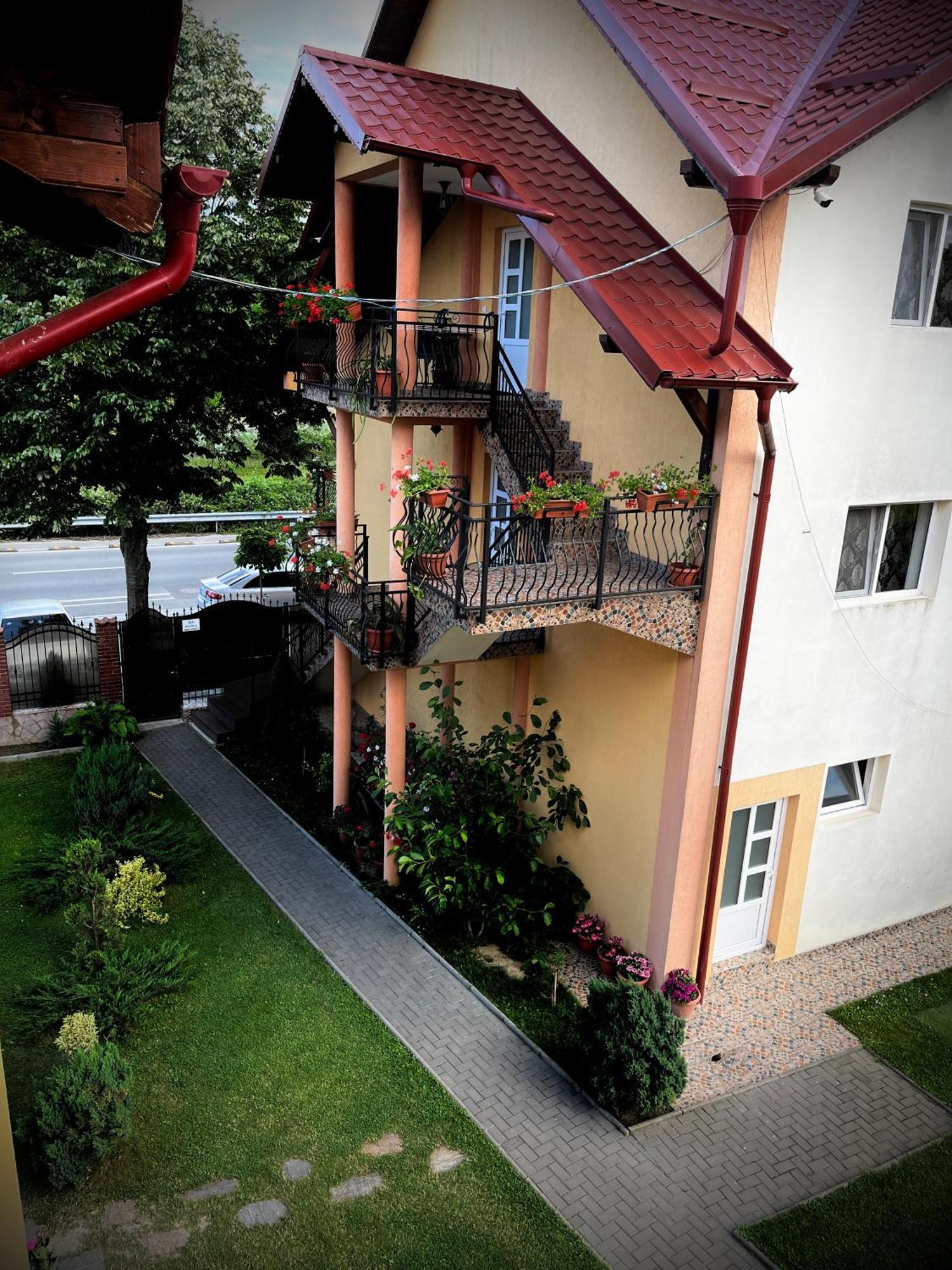 La Mateo Calimanesti Exterior foto