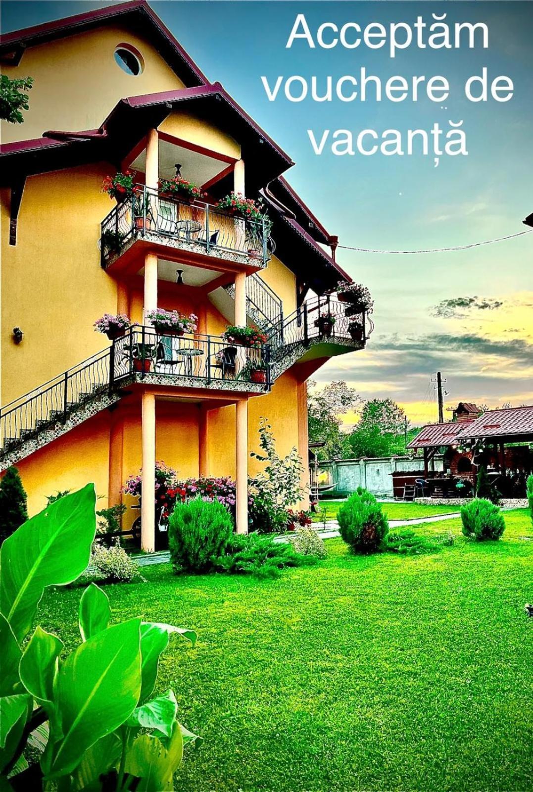 La Mateo Calimanesti Exterior foto